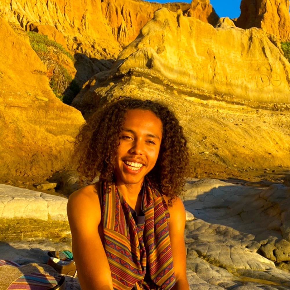 Meet your Posher, Santino